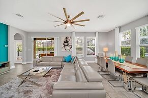 Ultimate 6 Bedroom Villa by Redawning