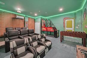 Ultimate 6 Bedroom Villa by Redawning