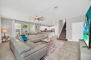 Ultimate 6 Bedroom Villa by Redawning