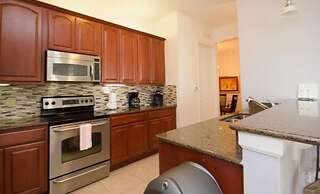 Penthouse Lake View 3 Bed Condo Convention Center 3 Bedroom Condo by R