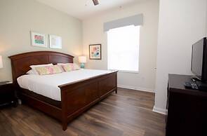 Penthouse Lake View 3 Bed Condo Convention Center 3 Bedroom Condo by R