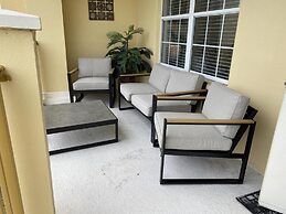 Penthouse Lake View 3 Bed Condo Convention Center 3 Bedroom Condo by R