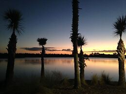 Penthouse Lake View 3 Bed Condo Convention Center 3 Bedroom Condo by R