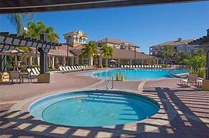 Penthouse Lake View 3 Bed Condo Convention Center 3 Bedroom Condo by R