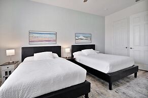 3 Bed Penthouse Near Convention Center! 3 Bedroom Condo by RedAwning