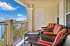 3 Bed Penthouse Near Convention Center! 3 Bedroom Condo by RedAwning