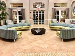 3 Bed Penthouse Near Convention Center! 3 Bedroom Condo by RedAwning