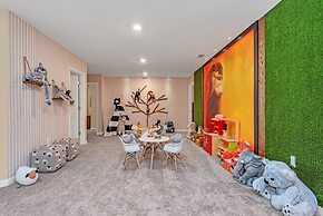 2126 Elani Brand New Windsor Island Resort 10 Bedroom Villa by RedAwni