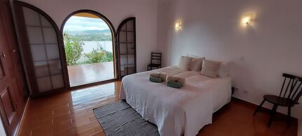 Stunning 8-bed Villa in Estoi