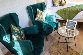 Veiko - Mayflower Meadow