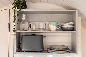 Veiko - Mayflower Meadow