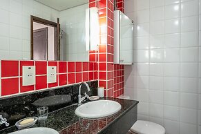 Ape tamanho família com garagem