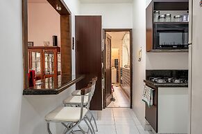 Ape tamanho família com garagem