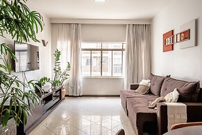 Ape tamanho família com garagem