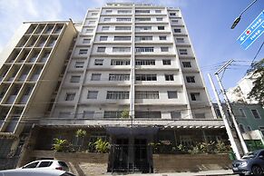 Ape tamanho família com garagem