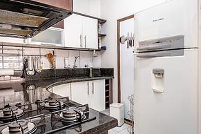 Ape tamanho família com garagem