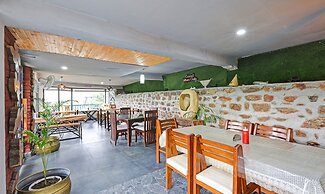 Treebo Vista Lago With Lake View