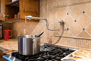 Lookout Drive 5 Bedrooms PLO-6599 by KBM