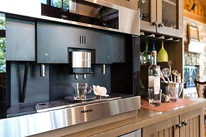 Lookout Drive 5 Bedrooms PLO-6599 by KBM