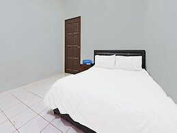 Oyo 90596 Casaria Inn