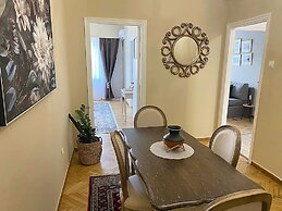 Check Point - Acropolis View A