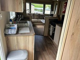 Adorable Caravan in Newquay Bay Resorts Nb98