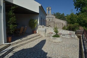 Stone Countryhouse Paliama by the River in s Crete