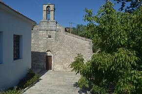 Stone Countryhouse Paliama by the River in s Crete