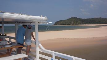 Gorgeous Converted Fishing Vessel in Alter do Chao