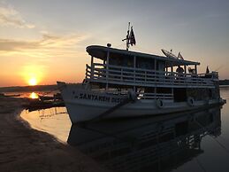 Gorgeous Converted Fishing Vessel in Alter do Chao