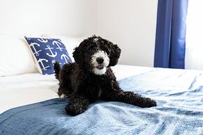 Anchor Bay Inn and Suites