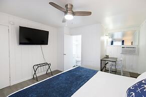 Anchor Bay Inn and Suites