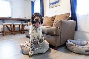 Anchor Bay Inn and Suites