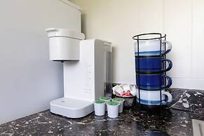 Anchor Bay Inn and Suites