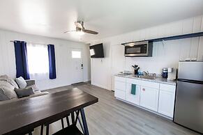 Anchor Bay Inn and Suites