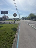 Anchor Bay Inn and Suites