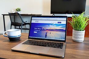 Anchor Bay Inn and Suites