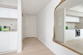 Designer 1BR plus Study Suite