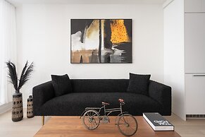 Designer 1BR plus Study Suite