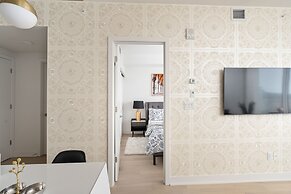 Designer 1BR plus Study Suite