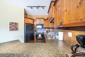 Bear's Paw Chalet - Amazing Location & Ski In/out