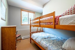 Bear's Paw Chalet - Amazing Location & Ski In/out