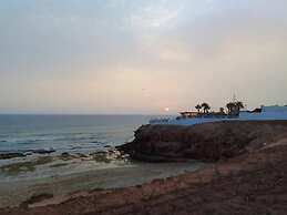 New And Furnished Apartment 5 Min From Beach On Foot