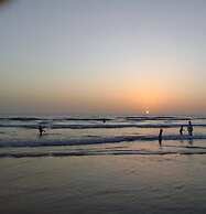 New And Furnished Apartment 5 Min From Beach On Foot