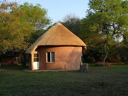 Amanzimlotzi Riverside Bush Camp
