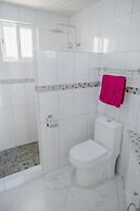 Brand new 2-bedroom Apartment 2 km From Eagle Beach