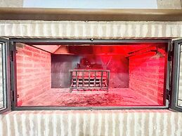 Fab Villa With Fenced Pool, Huge Grounds, Mediation Park, Child Activi