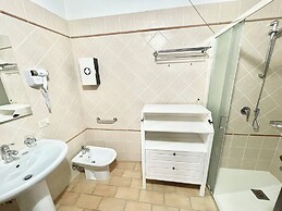 Fab Villa With Fenced Pool, Huge Grounds, Mediation Park, Child Activi