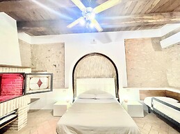 Fab Villa With Fenced Pool, Huge Grounds, Mediation Park, Child Activi