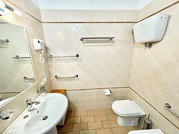 Fab Villa With Fenced Pool, Huge Grounds, Mediation Park, Child Activi